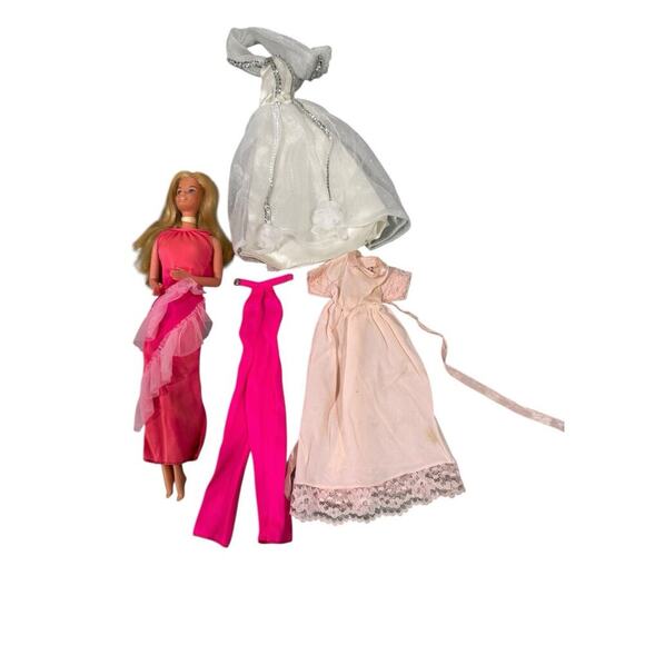 Vintage Original 1977 SUPERSTAR BARBIE DOLL WITH EXTRA CLOTHING LOT - Picture 6 of 11